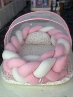 Lit moutiquaire tressé