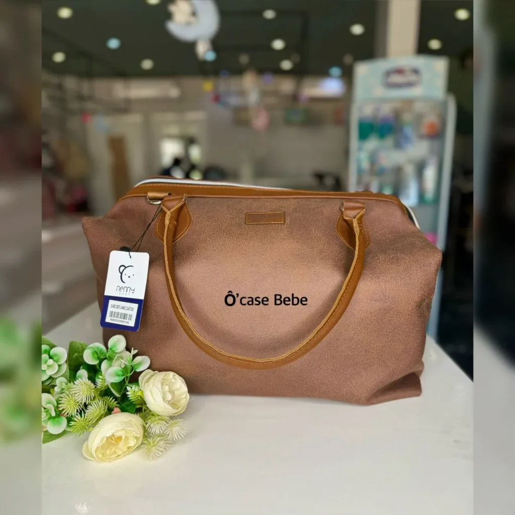 Sac à langer Nenny Baby bleu marine, spacieux et organisé, idéal pour parents actifs