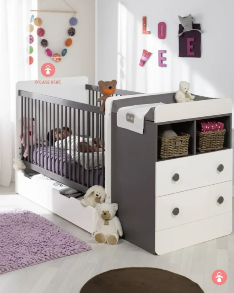 Berceau évolutif blanc avec commode intégrée, lit bébé modulable et meuble rangement enfant