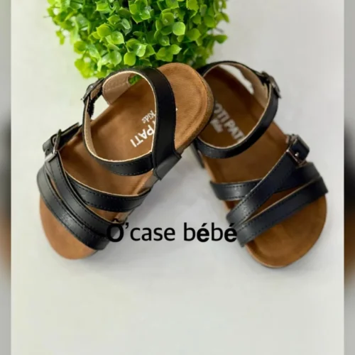 Chaussures premier pas petit garçon ocasebebe, confortables et stylées, idéales pour l'apprentissage de la marche.