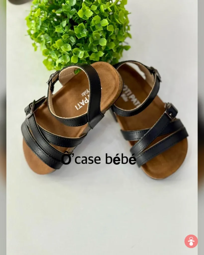 Chaussures premier pas petit garçon ocasebebe, confortables et stylées, idéales pour l'apprentissage de la marche.